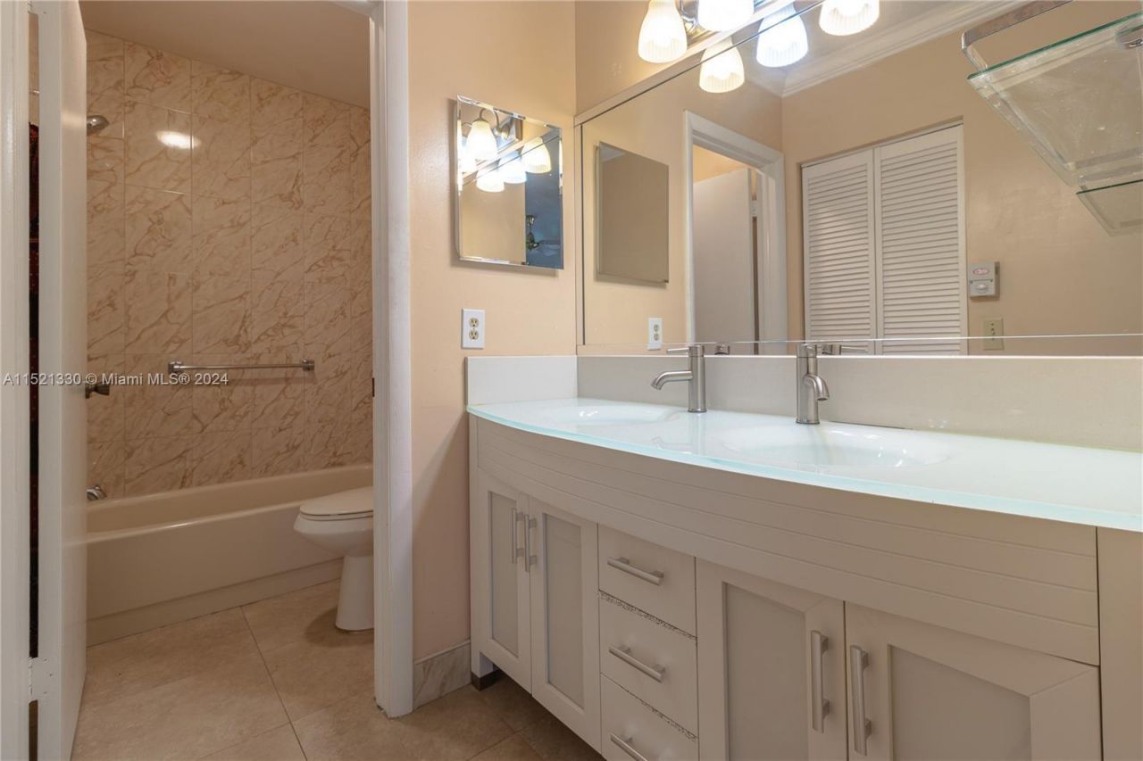 6343 W Pinehurst Cir W W, Unit D36, Tamarac, FL 33321 Photo