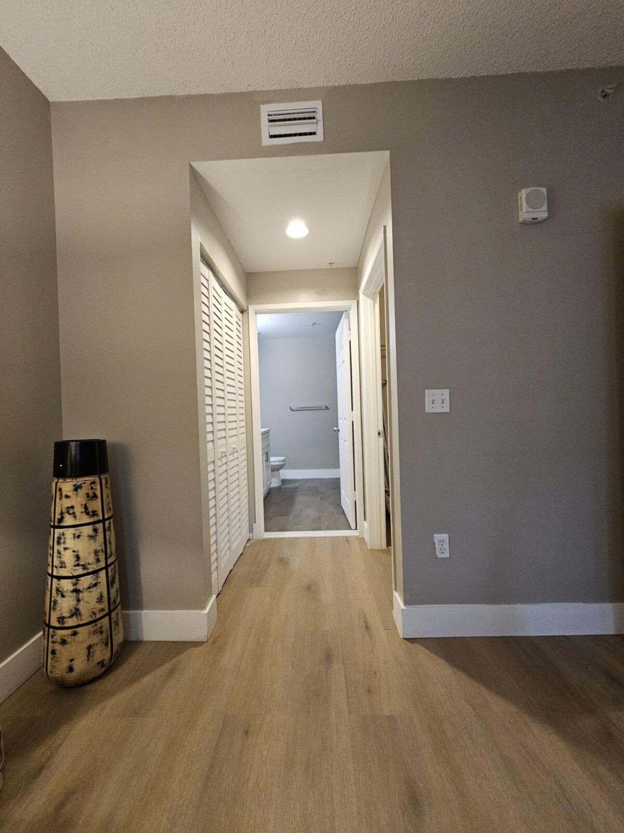 780 S Sapodilla Avenue, Unit 105, West Palm Beach, FL 33401 Photo