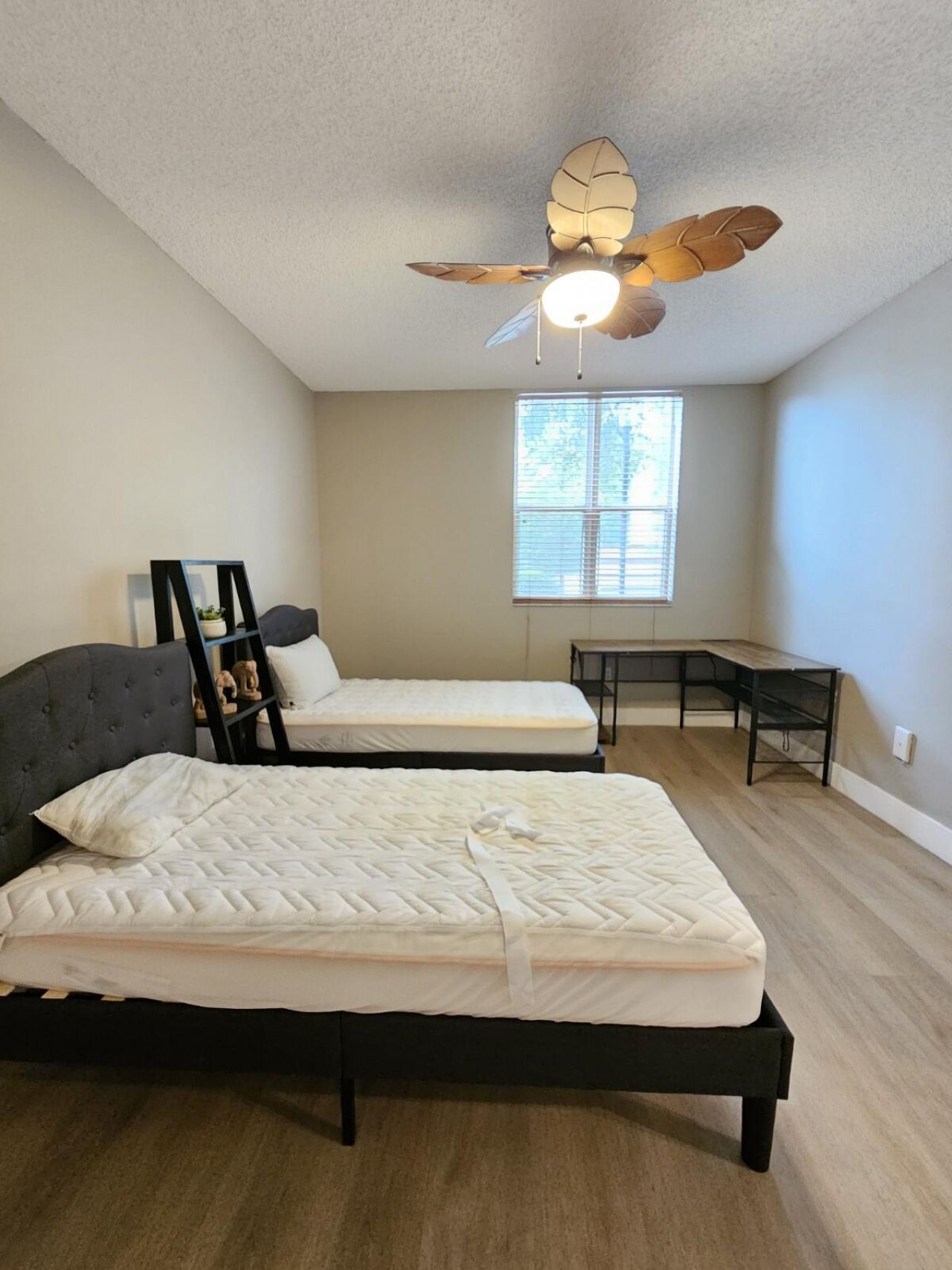780 S Sapodilla Avenue, Unit 105, West Palm Beach, FL 33401 Photo
