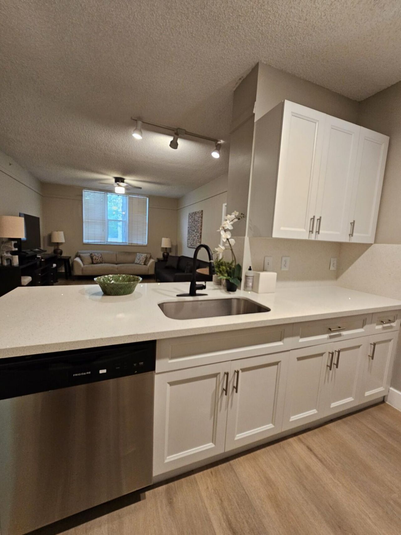 780 S Sapodilla Avenue, Unit 105, West Palm Beach, FL 33401 Photo