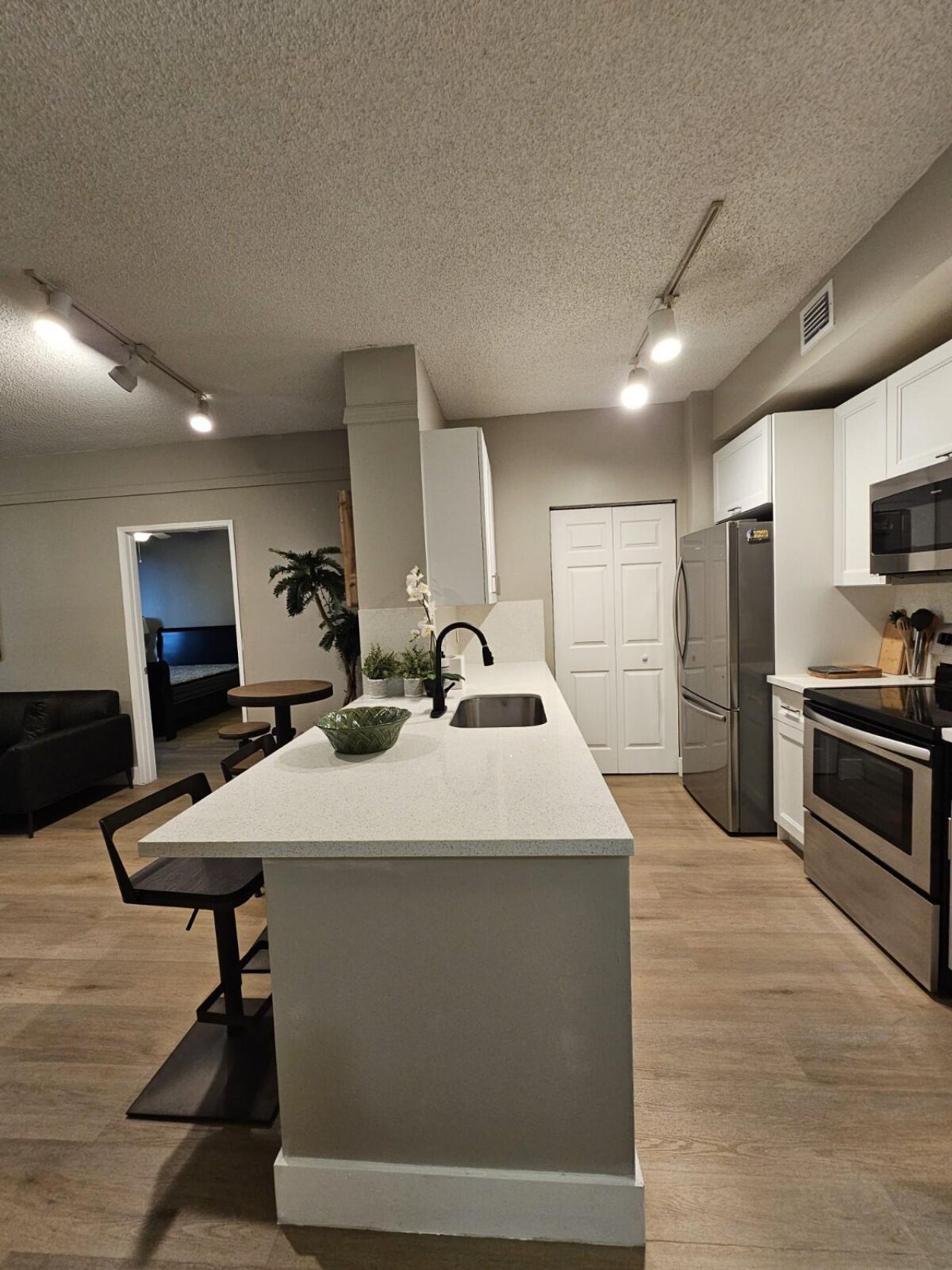 780 S Sapodilla Avenue, Unit 105, West Palm Beach, FL 33401 Photo