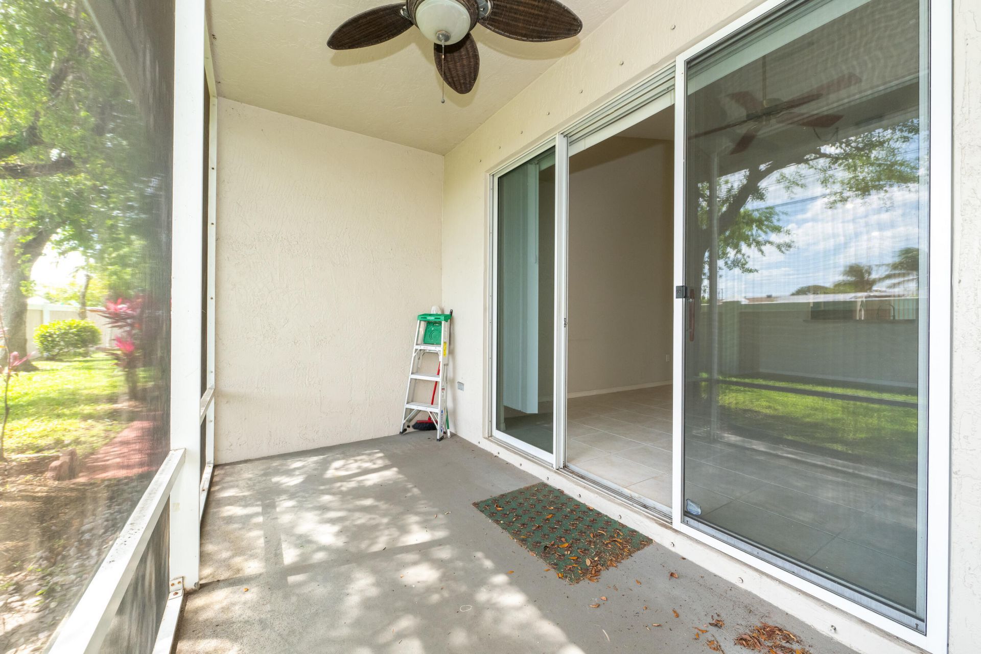 2590 E Aragon Boulevard, Unit 2, Sunrise, FL 33313 Photo