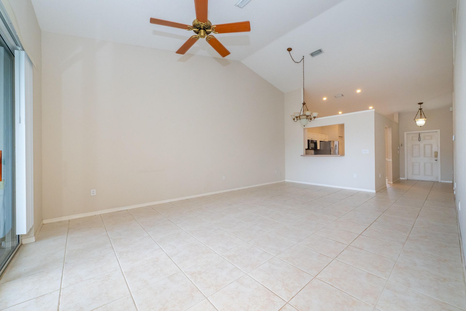 2590 E Aragon Boulevard, Unit 2, Sunrise, FL 33313 Photo