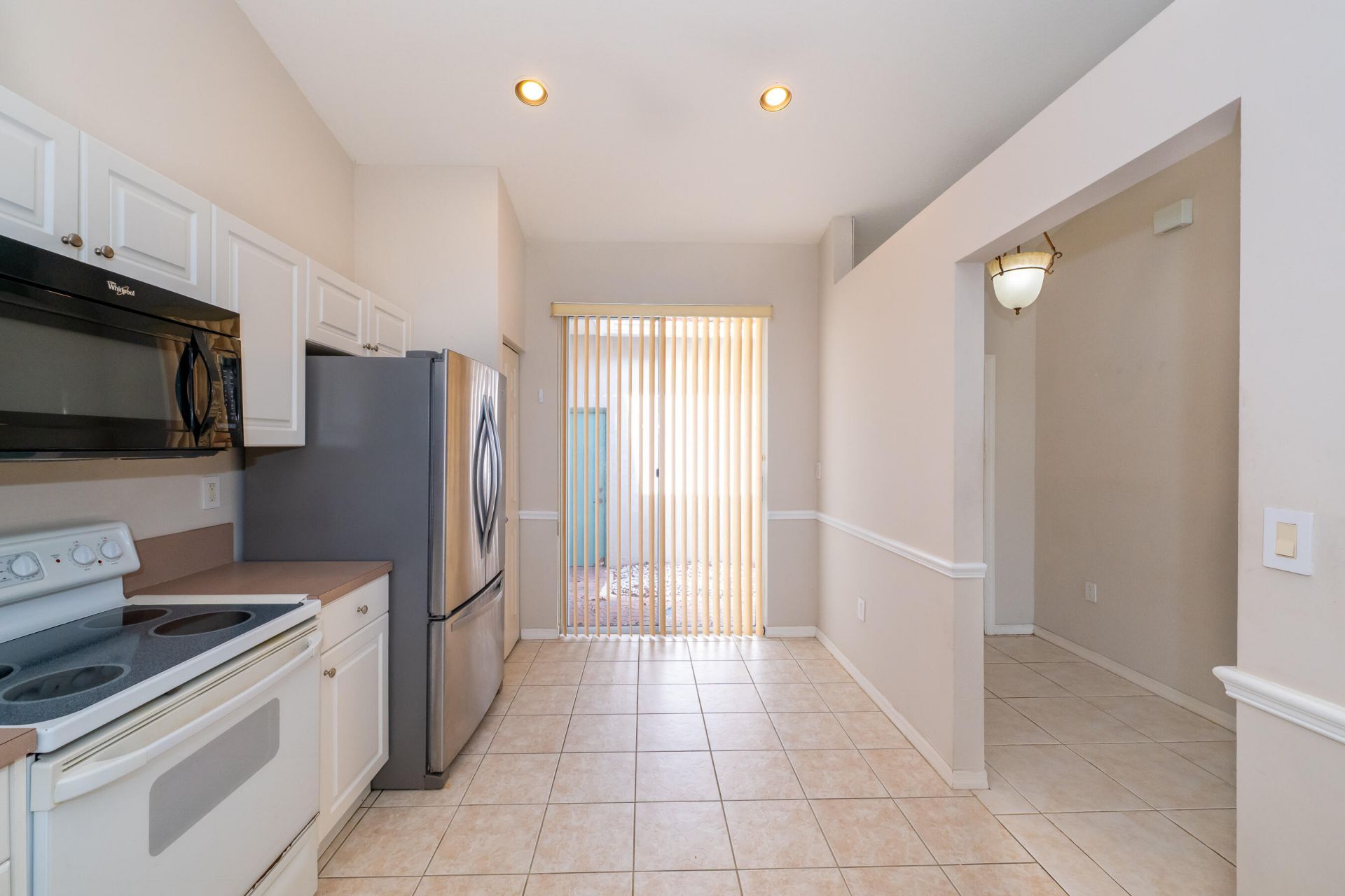 2590 E Aragon Boulevard, Unit 2, Sunrise, FL 33313 Photo