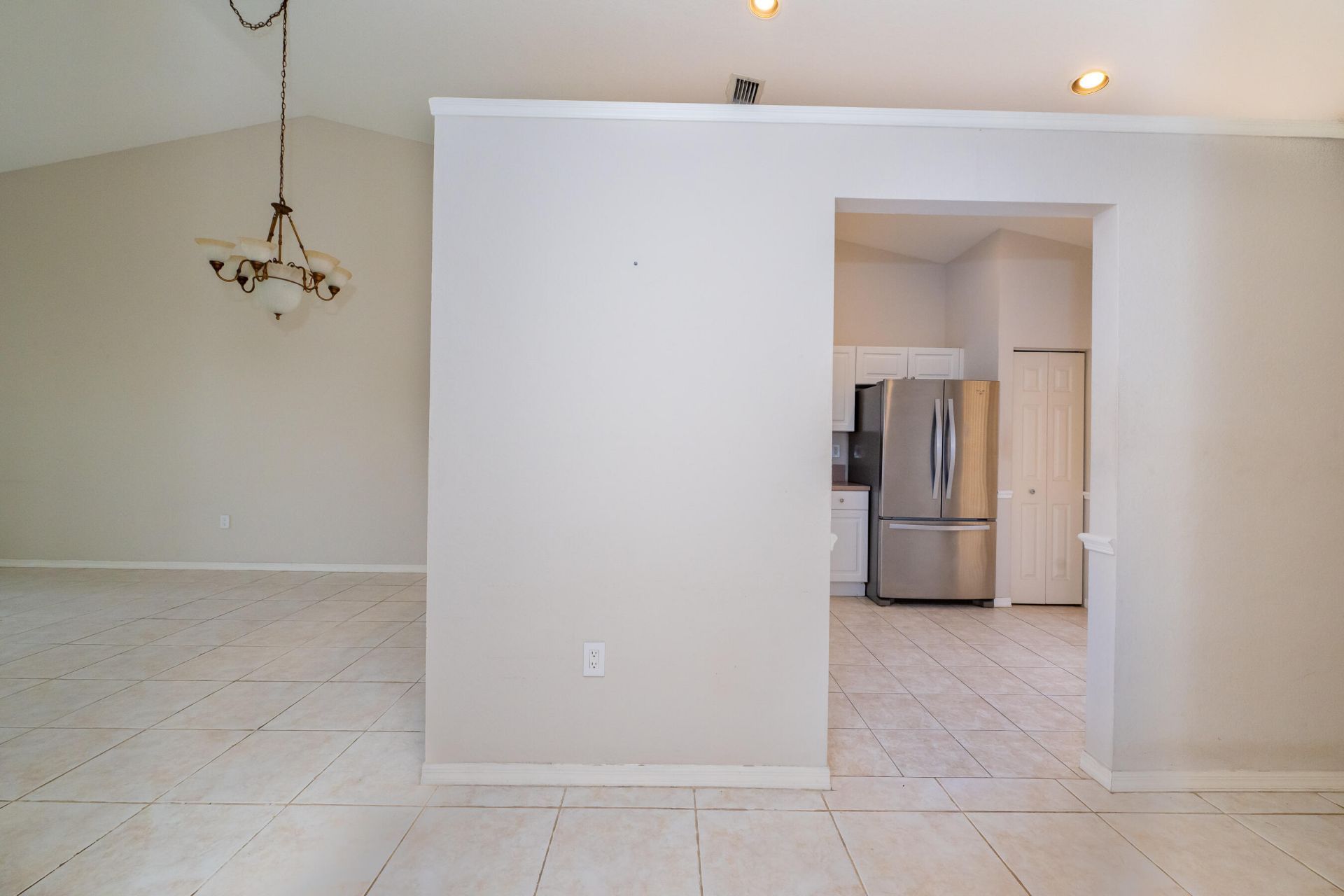 2590 E Aragon Boulevard, Unit 2, Sunrise, FL 33313 Photo