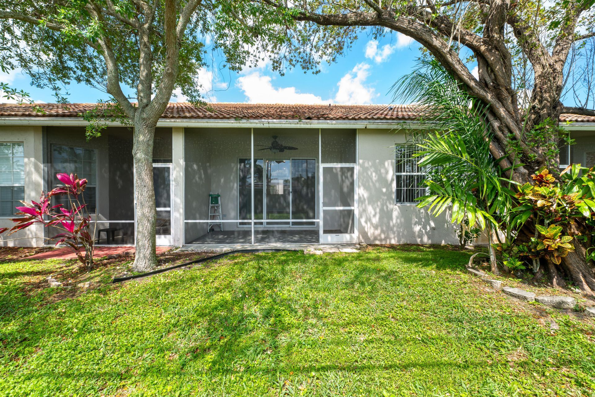 2590 E Aragon Boulevard, Unit 2, Sunrise, FL 33313 Photo