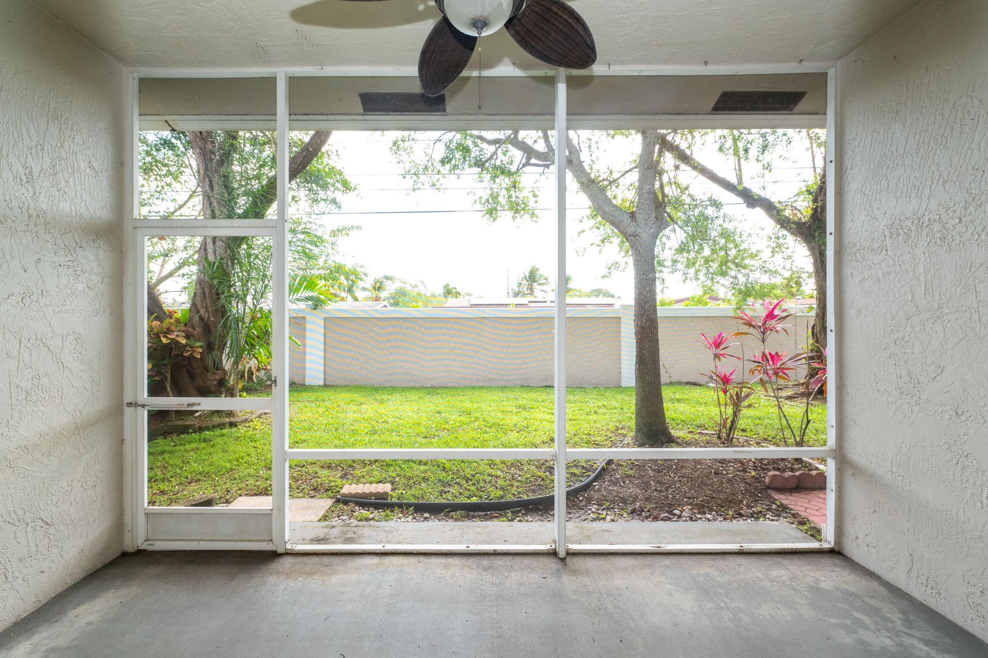 2590 E Aragon Boulevard, Unit 2, Sunrise, FL 33313 Photo