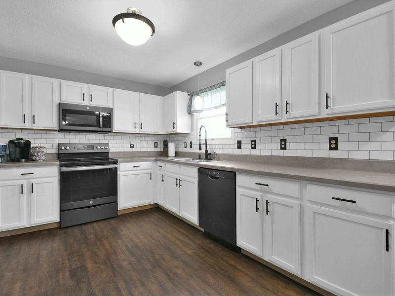 8147 Willow Brook Crossing Drive, Blacklick, OH 43004 Photo 12