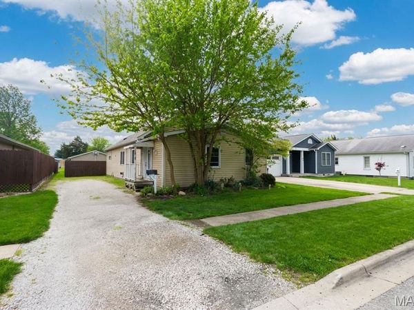 410 Henry Street , Gillespie, IL 62033