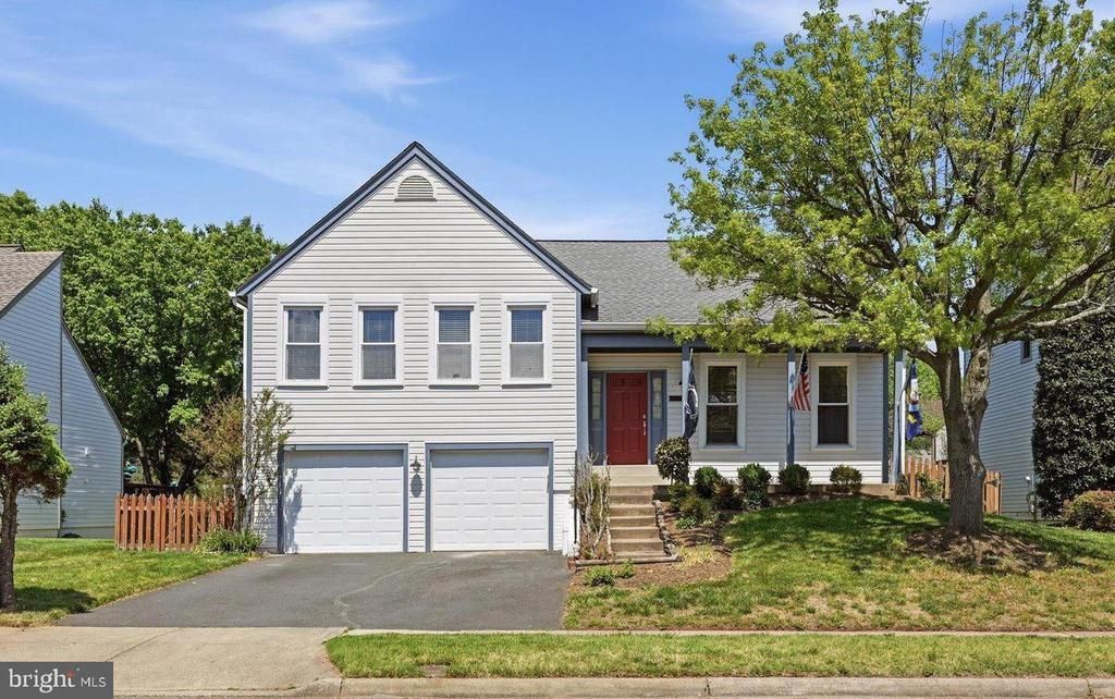 13704 Springhaven Drive, Chantilly, VA 20151 Main Photo