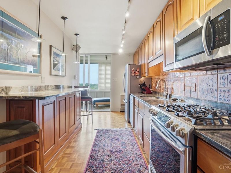 2324 Madison Road, Unit 1502, Cincinnati, OH 45208 Photo 12