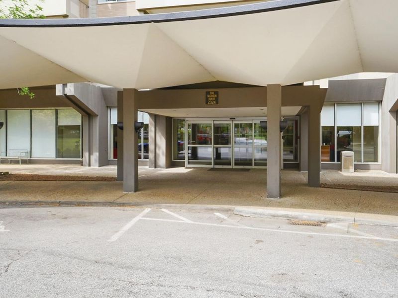 2324 Madison Road, Unit 1502, Cincinnati, OH 45208 Photo 3