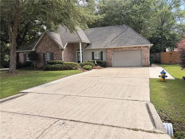 909 CHEVREUIL Street, Mandeville, LA 70448