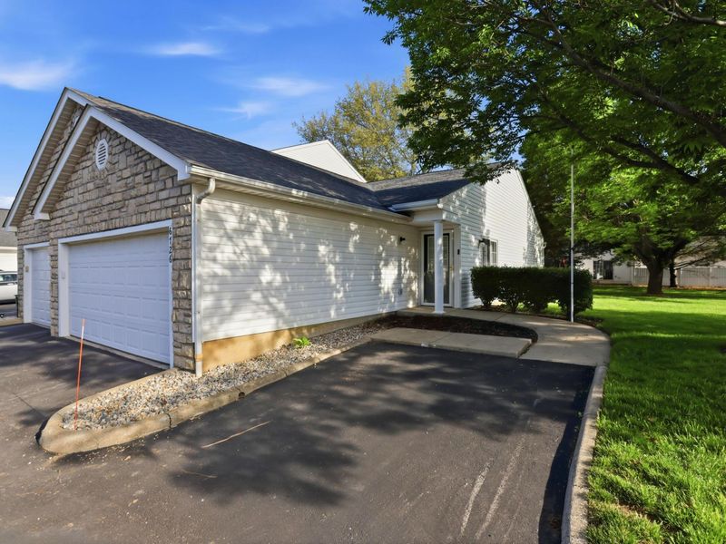 6726 Hamler Drive, Unit 33E, Canal Winchester, OH 43110 Photo 6