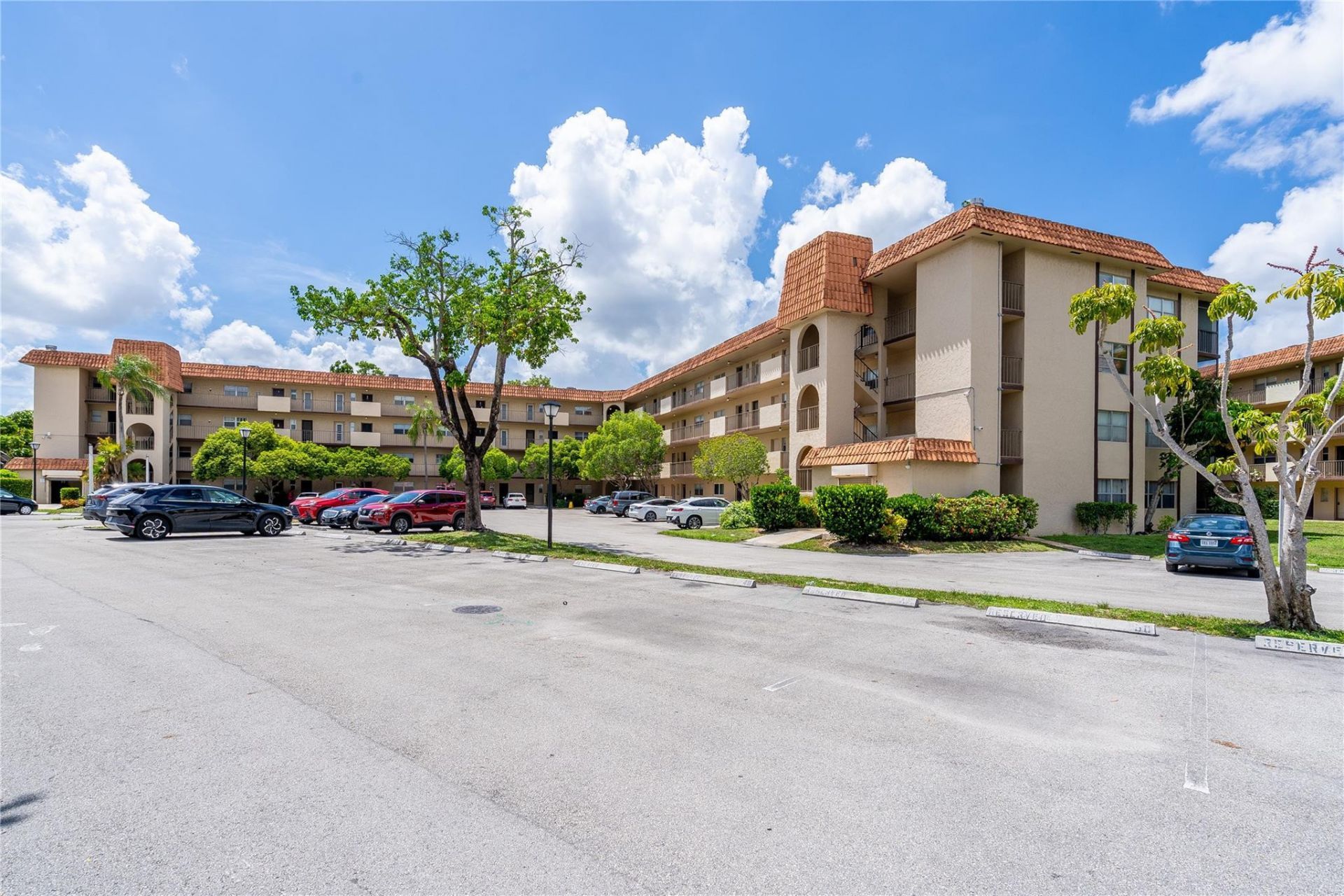 6201 N Falls Cir Drive, Unit 403, Lauderhill, FL 33319 Photo