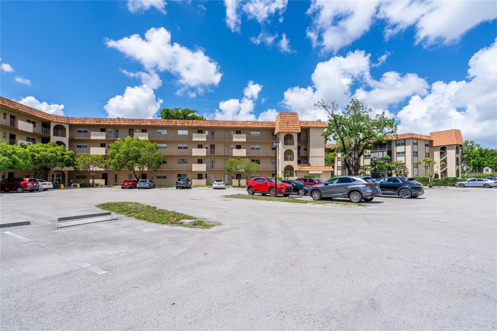 6201 N Falls Cir Drive, Unit 403, Lauderhill, FL 33319 Photo