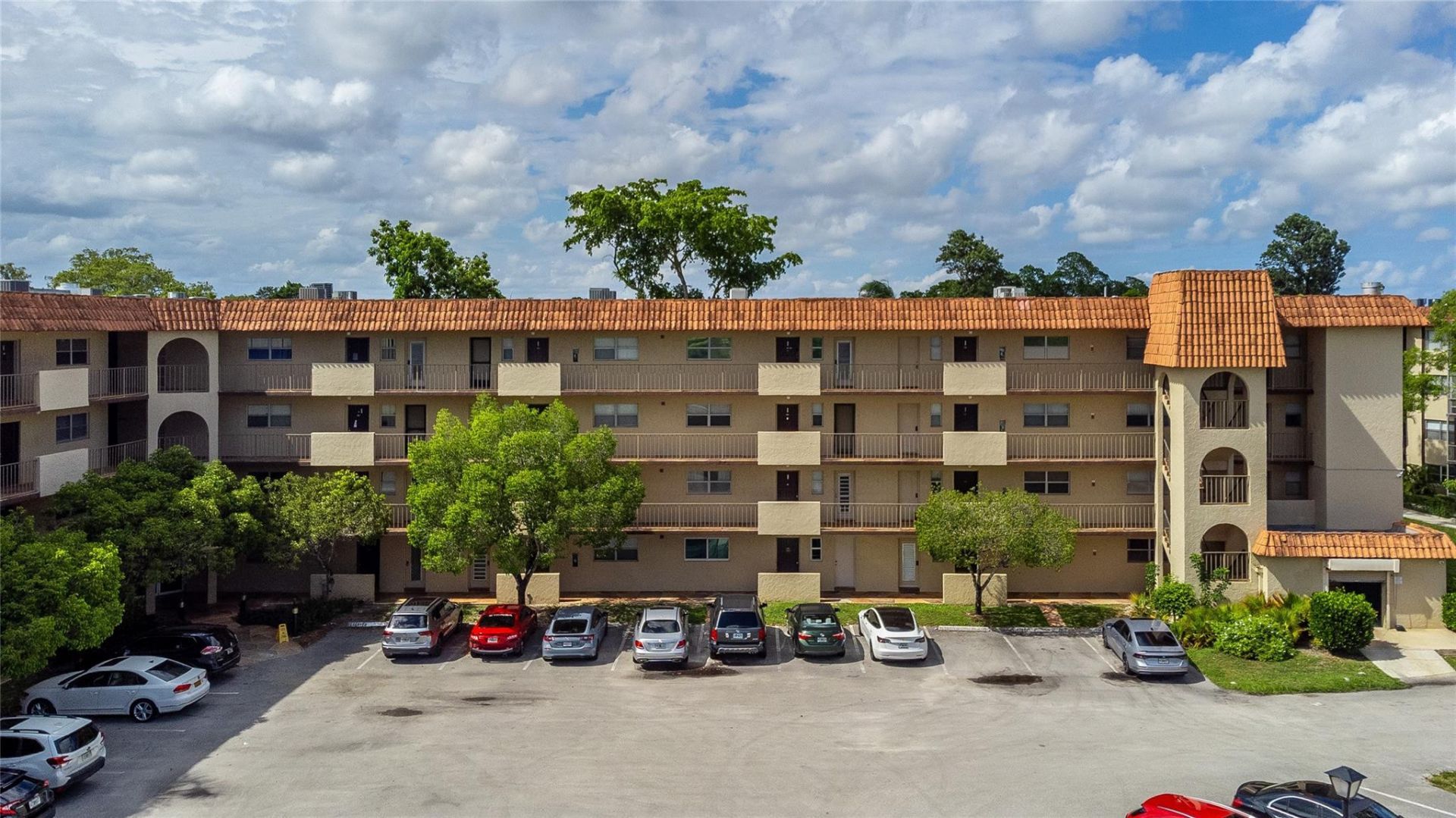 6201 N Falls Cir Drive, Unit 403, Lauderhill, FL 33319 Photo