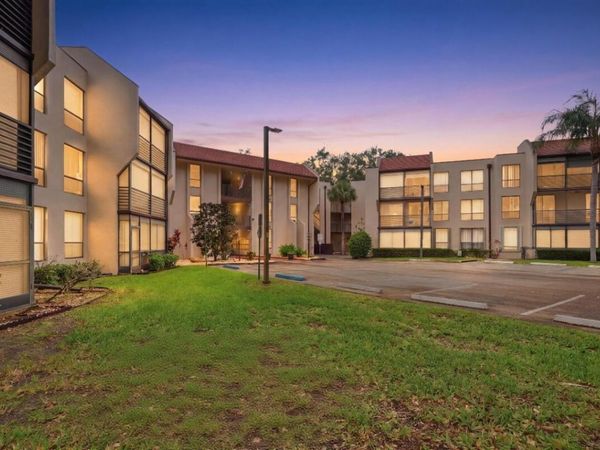 6751 N University Drive, Unit 212, Tamarac, FL 33321