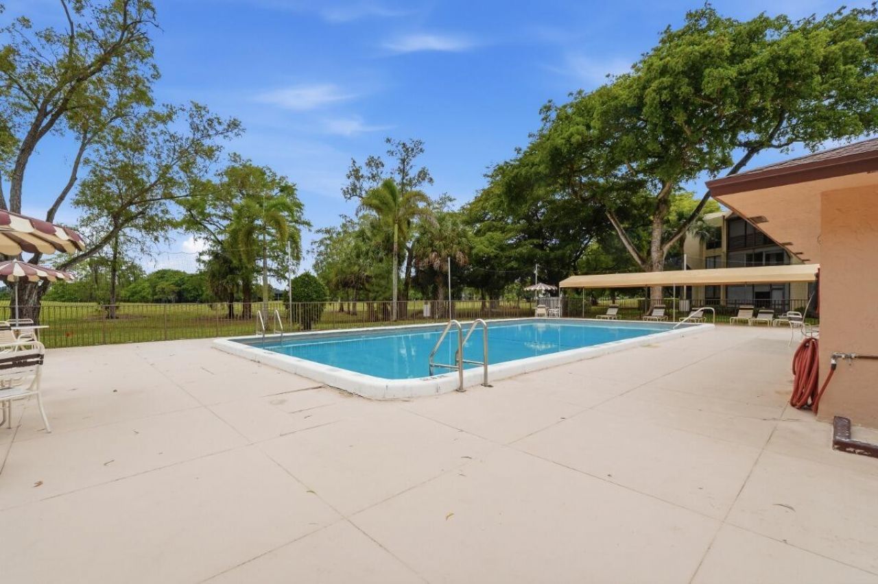 6751 N University Drive, Unit 212, Tamarac, FL 33321 Photo