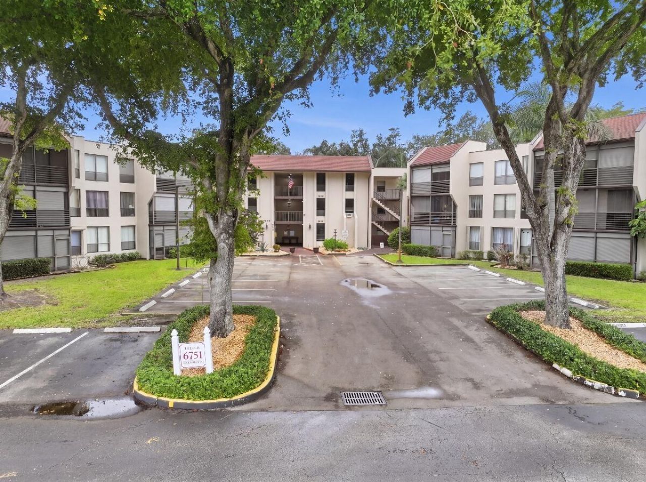6751 N University Drive, Unit 212, Tamarac, FL 33321 Photo