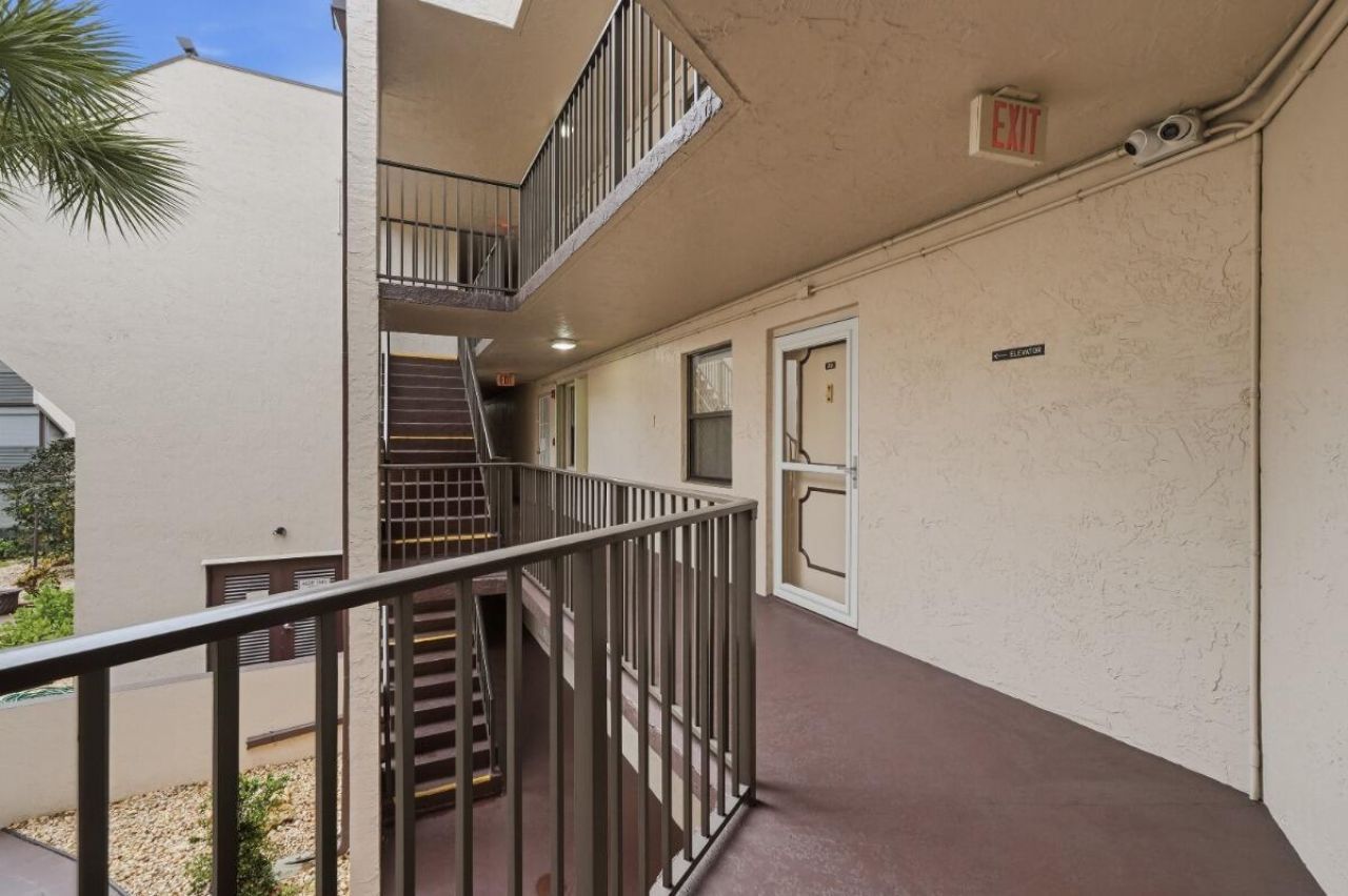 6751 N University Drive, Unit 212, Tamarac, FL 33321 Photo