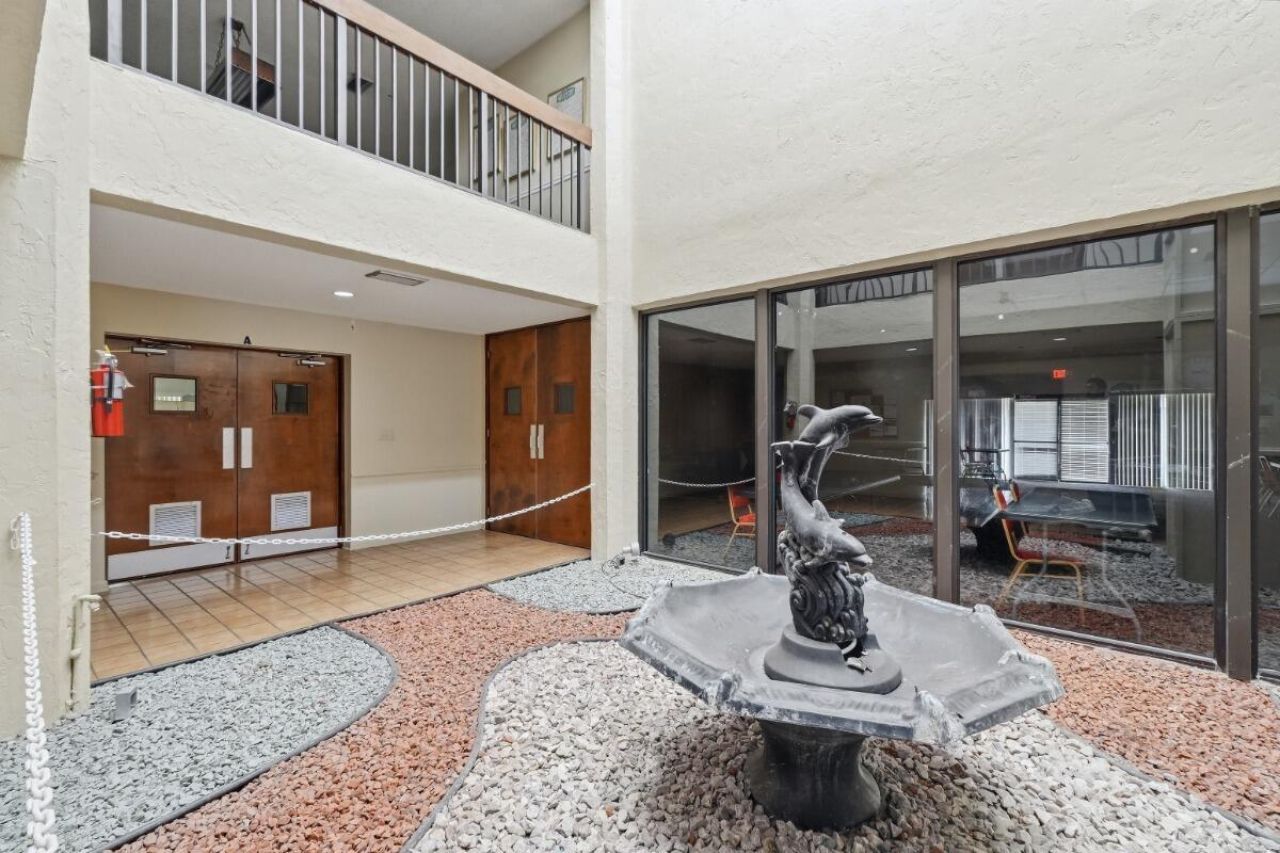 6751 N University Drive, Unit 212, Tamarac, FL 33321 Photo