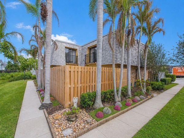 375 S Waverly Place , Unit 1D, Vero Beach, FL 32960