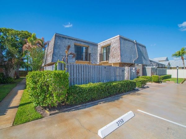 375 S Waverly Place , Unit 1D, Vero Beach, FL 32960
