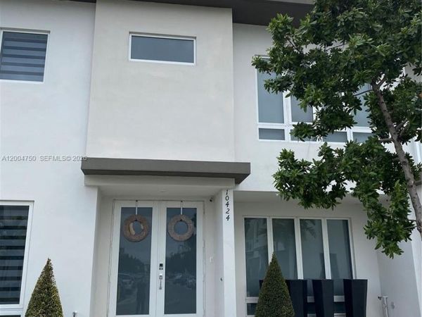 10424 NW 63rd Ter , Doral, FL 33178