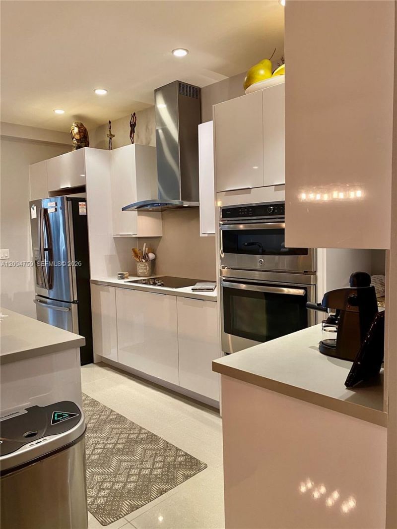 10424 NW 63rd Ter , Doral, FL 33178 Photo