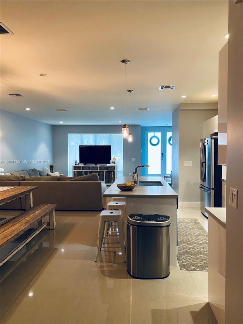 10424 NW 63rd Ter , Doral, FL 33178 Photo