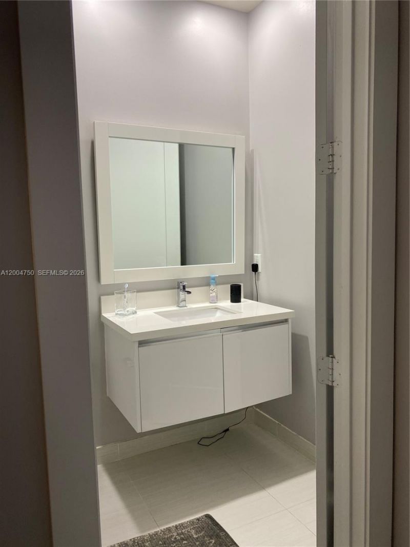 10424 NW 63rd Ter , Doral, FL 33178 Photo