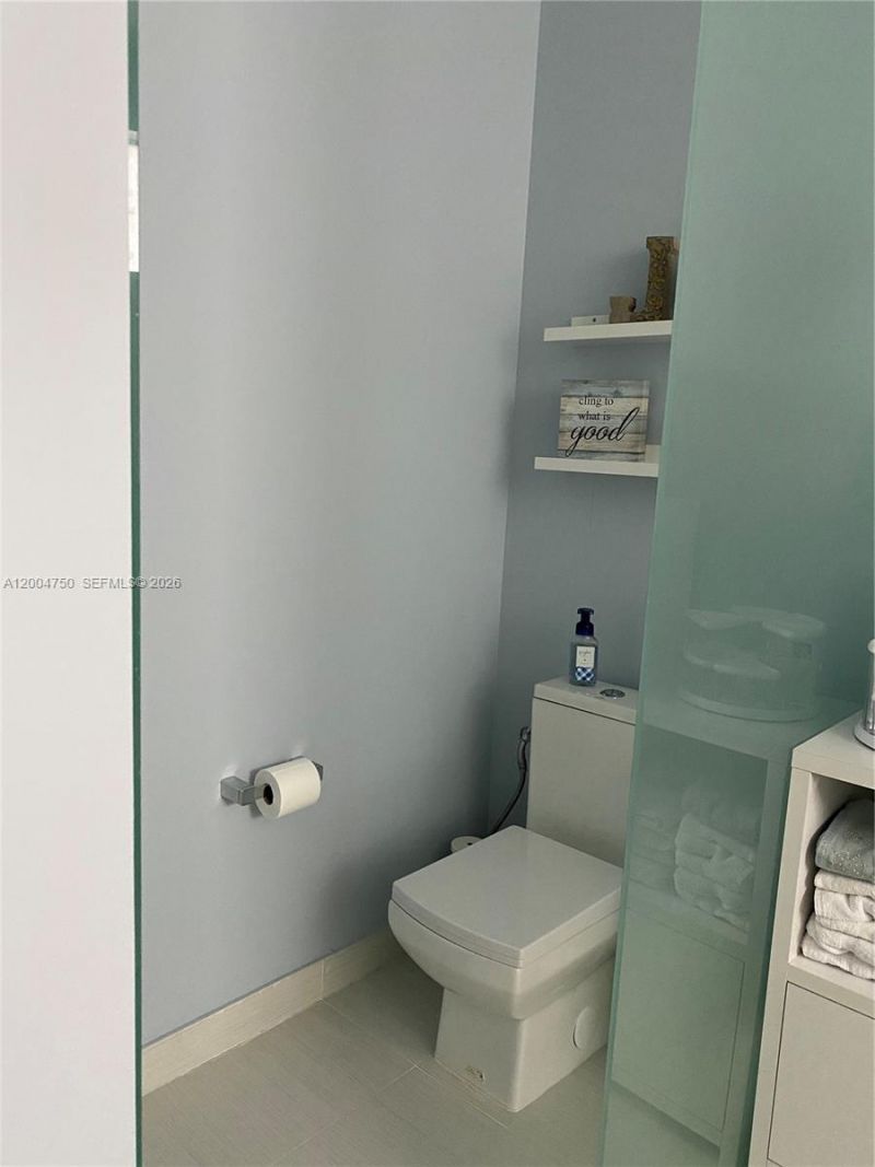 10424 NW 63rd Ter , Doral, FL 33178 Photo