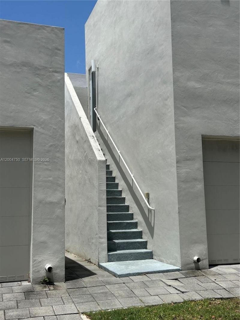 10424 NW 63rd Ter , Doral, FL 33178 Photo