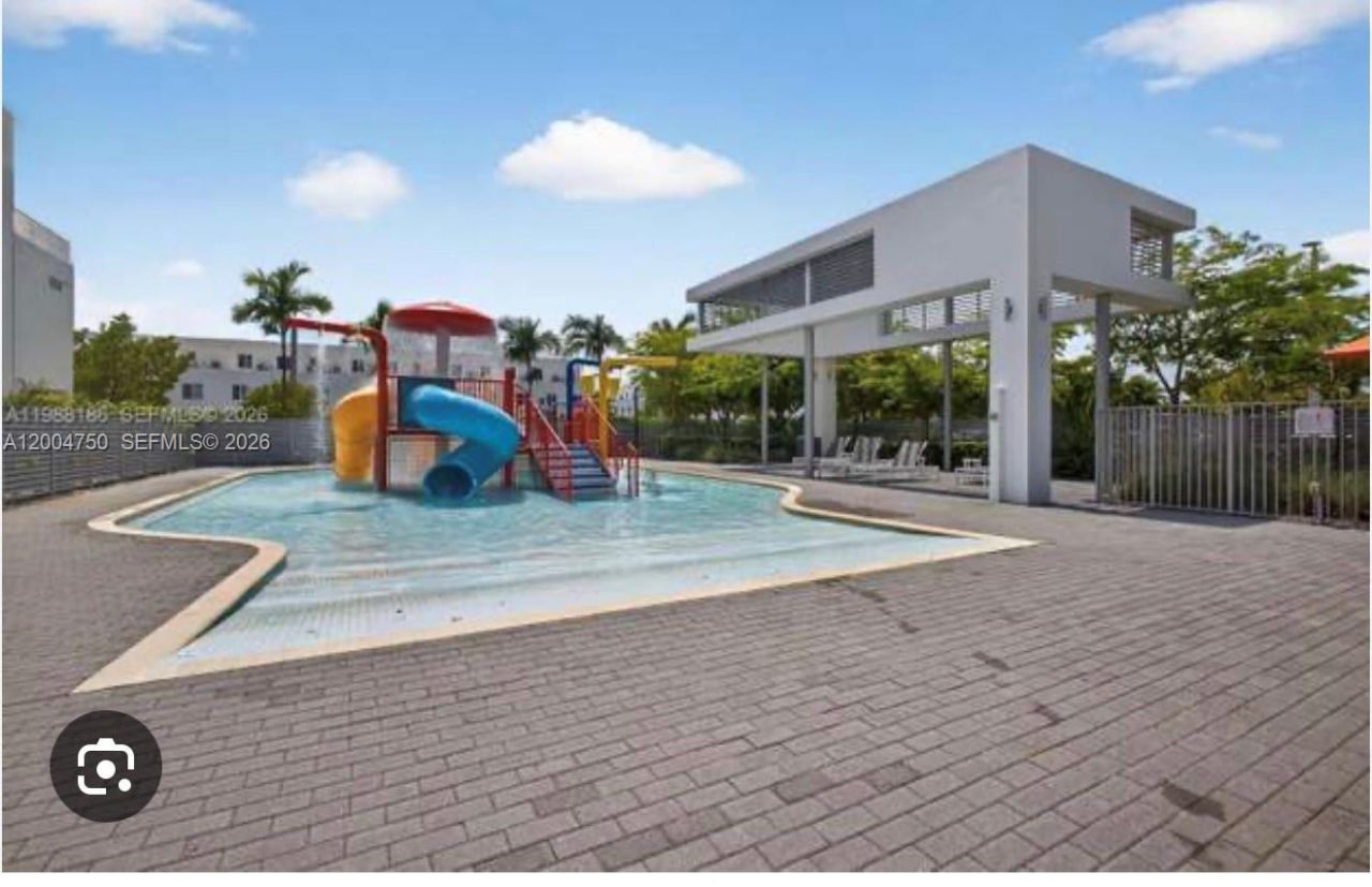 10424 NW 63rd Ter , Doral, FL 33178 Photo