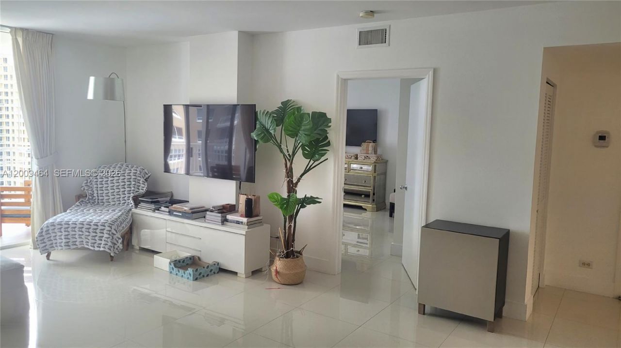 701 Brickell Key Blvd, Unit 2306, Miami, FL 33131 Photo