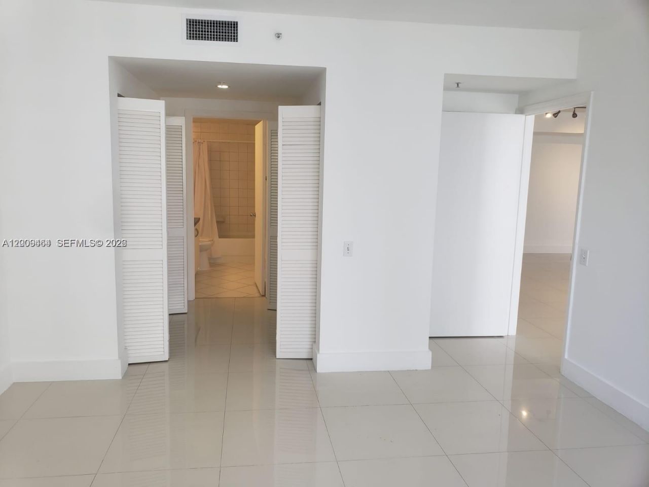 701 Brickell Key Blvd , Unit 2306, Miami, FL 33131 Photo