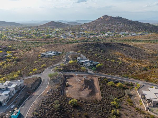 2516 W PRAIANO Way, Unit -, Phoenix, AZ 85086