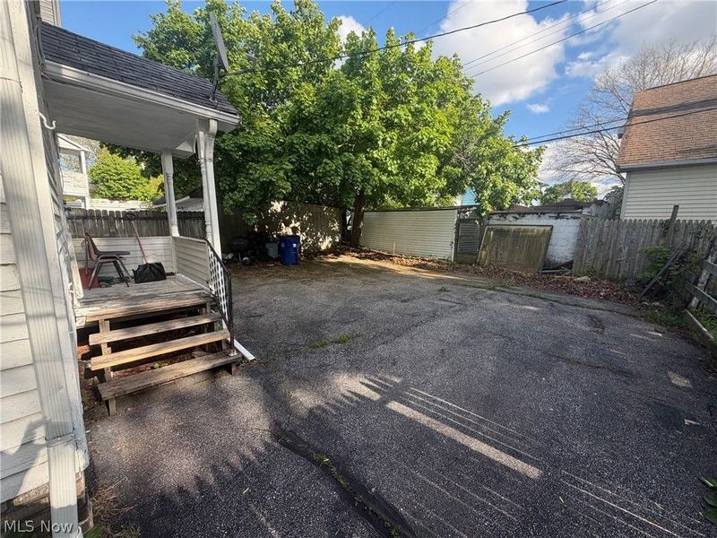 11116 Lardet Avenue, Cleveland, OH 44104 Photo 13