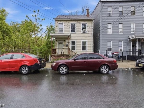 31 Hillman St, Paterson, NJ 07522
