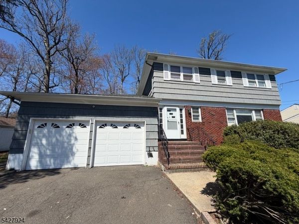 21 Saint Germain Dr, Clark, NJ 07066