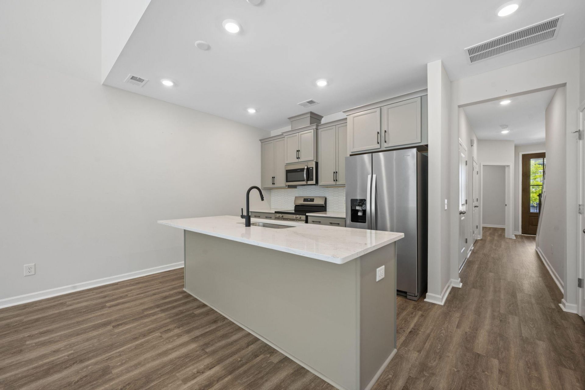 157 Cantona Drive Photo 10