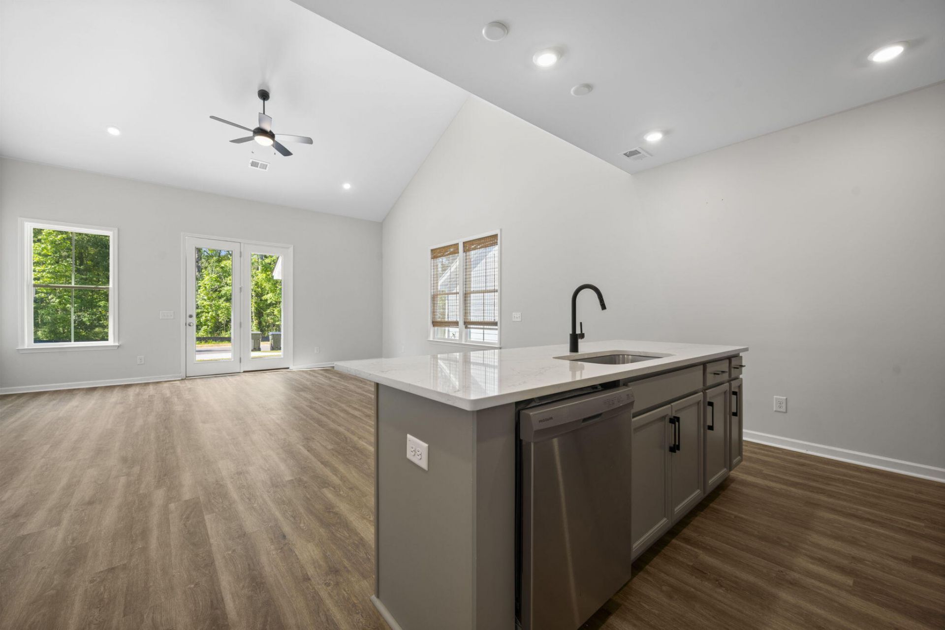 157 Cantona Drive Photo 11