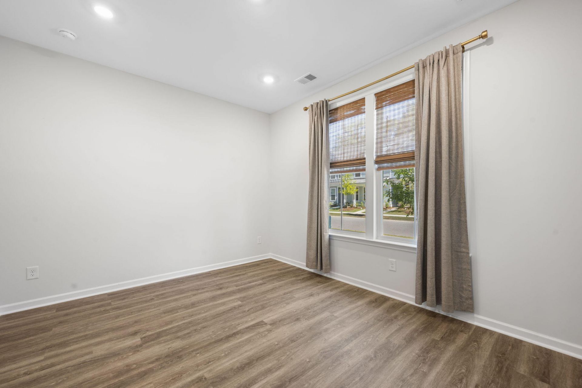 157 Cantona Drive Photo 15