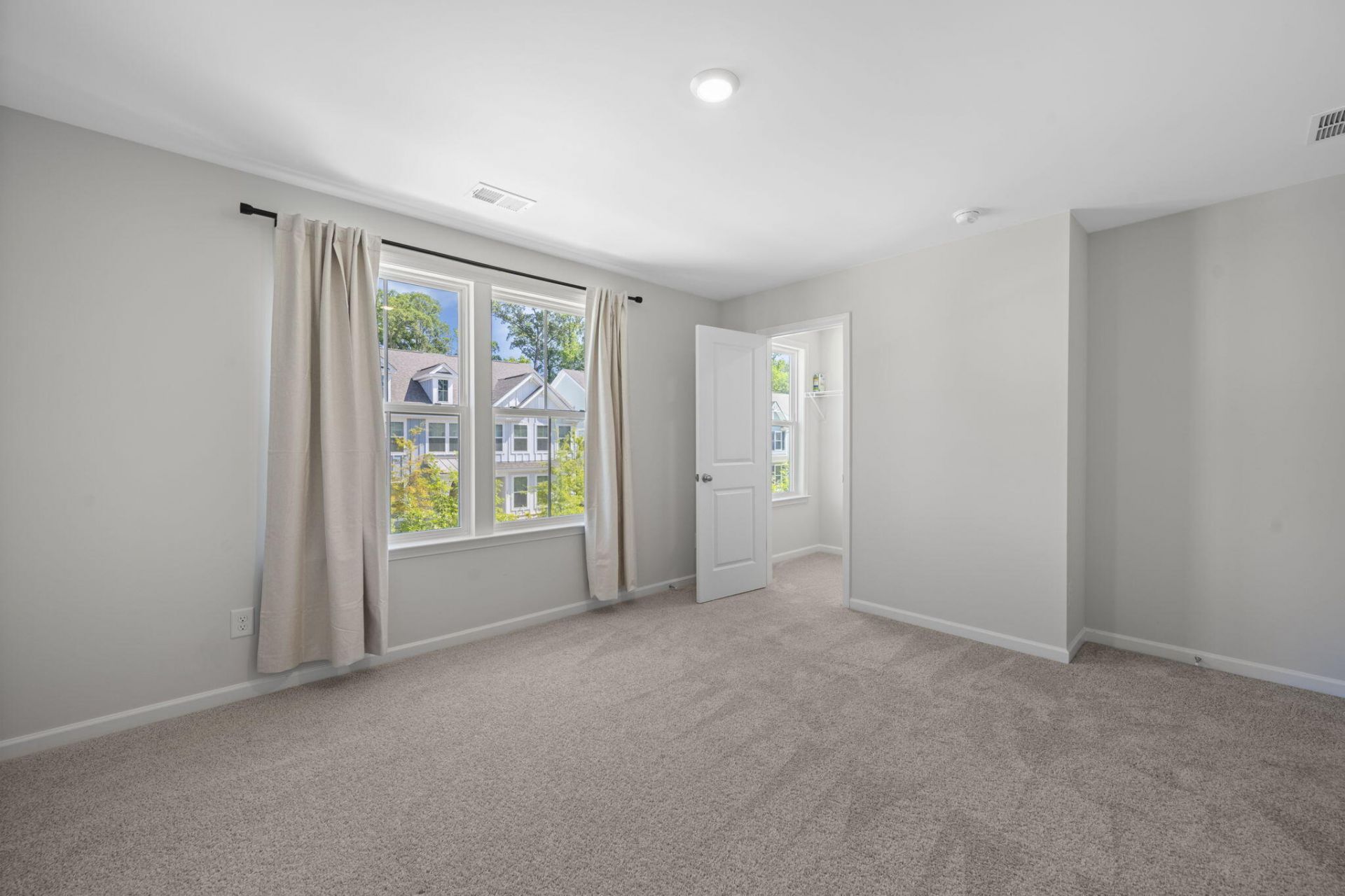 157 Cantona Drive Photo 21
