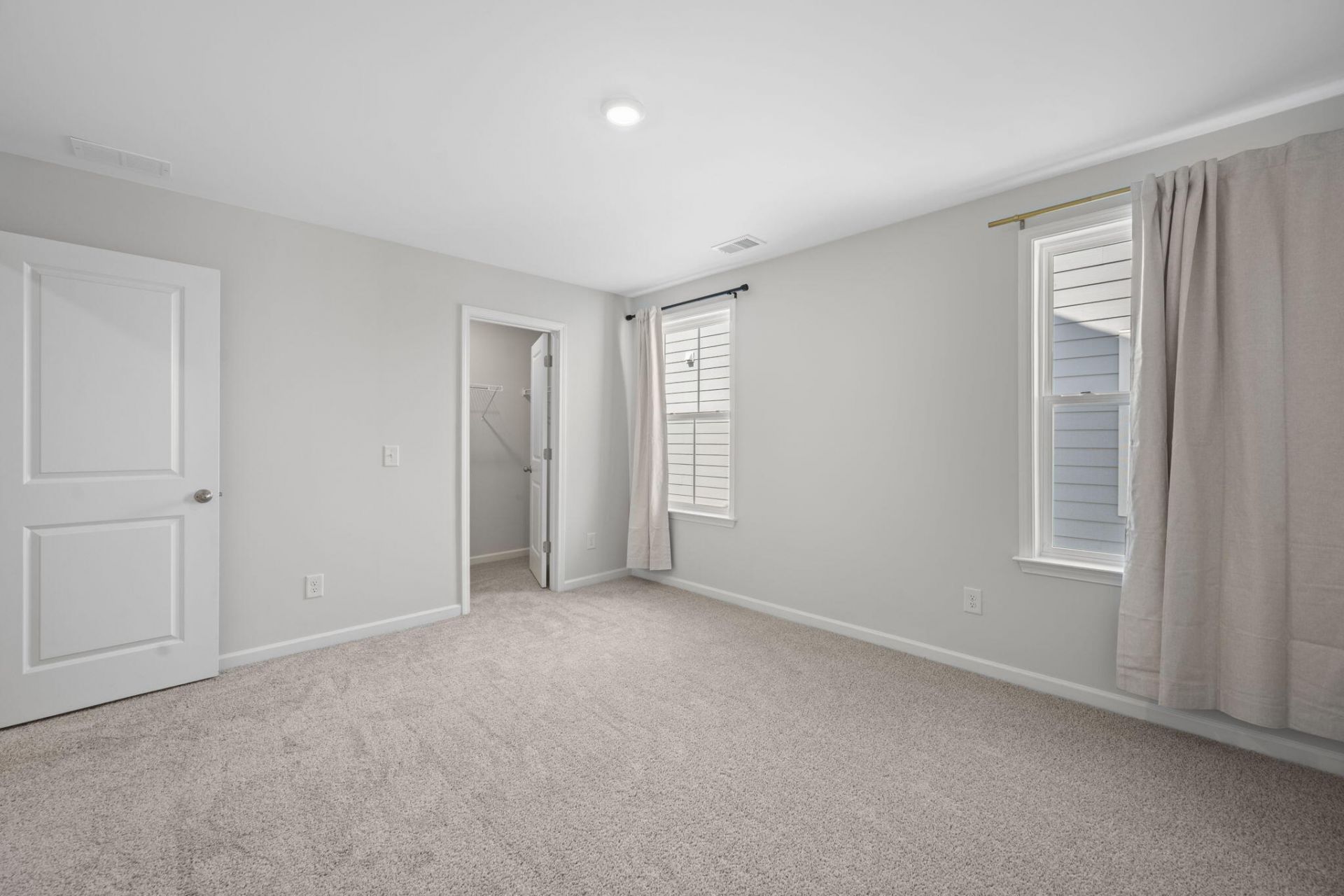 157 Cantona Drive Photo 22