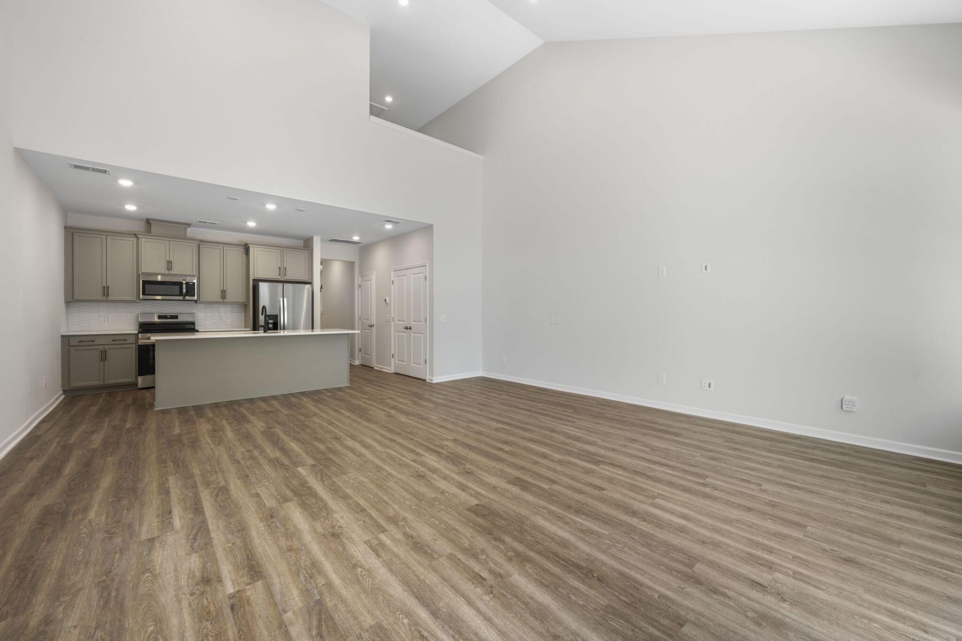 157 Cantona Drive Photo 9