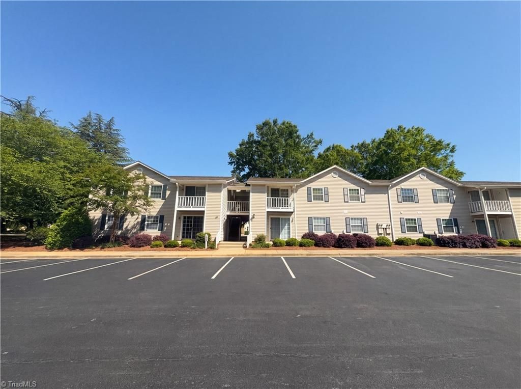 5655 Hornaday Road, Unit F, Greensboro, NC 27409 Main Photo