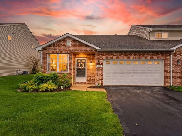 7619 E 112th Avenue , Crown Point, IN 46307