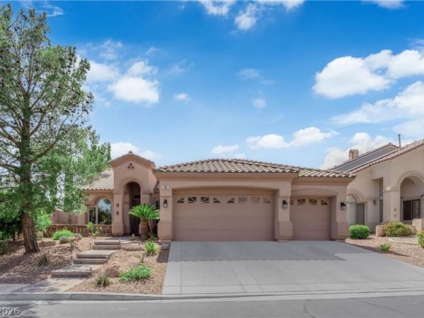 801 White Falcon Street , Las Vegas, NV 89144